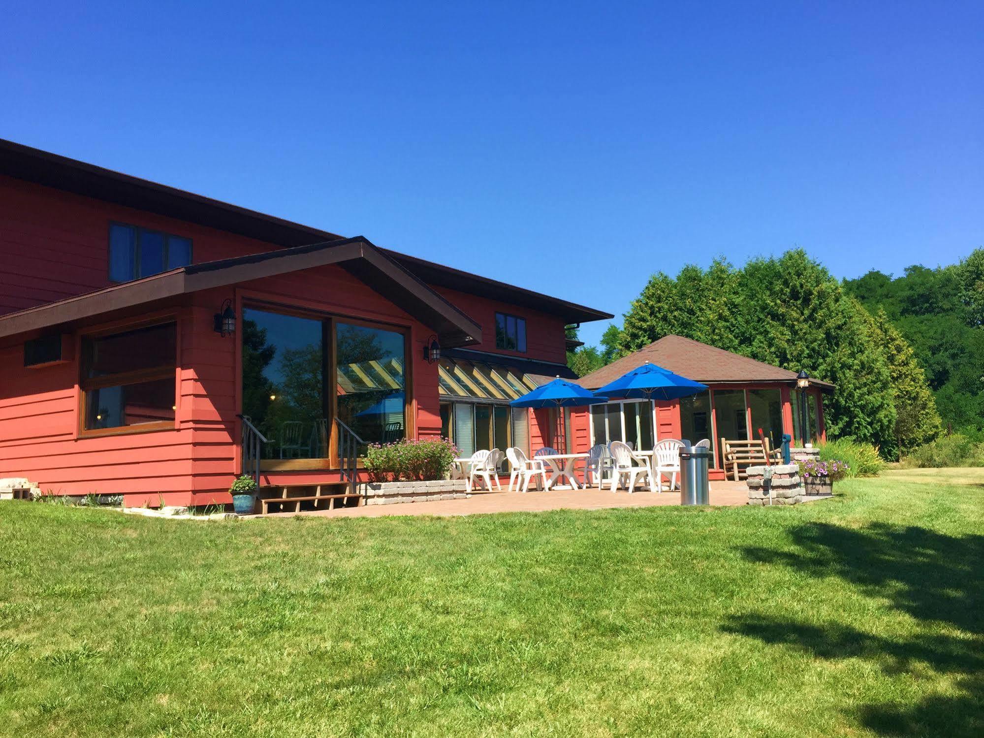 Open Hearth Lodge Sister Bay Eksteriør bilde